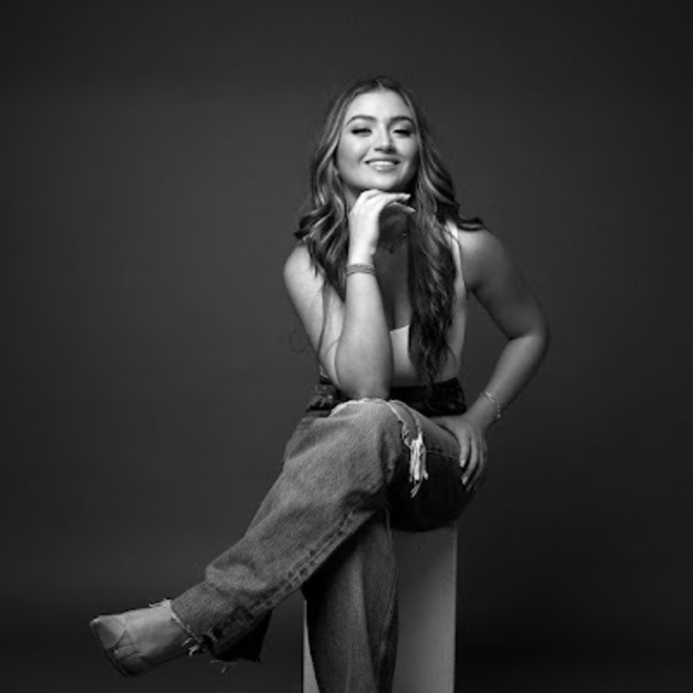 Meet your Posher, Dalida